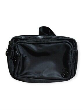 Steve Madden Black Nylon Crossbody Belt Bag